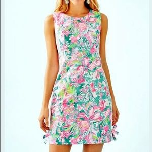 NWT Lilly Pulitzer Mila Dress Hot on the Scene